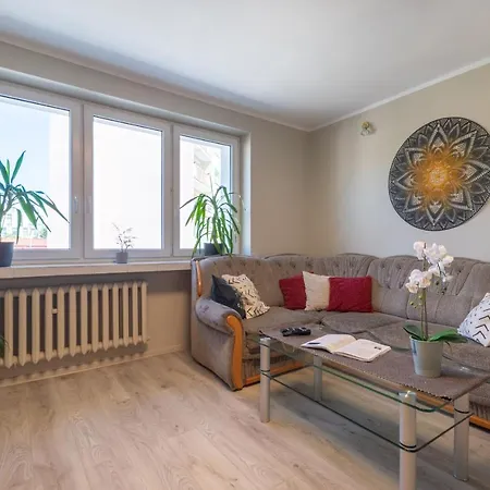 Centrum ✩ Komfortowy Apartament Z Balkonem * גדינייה
