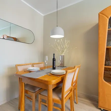 דירה Centrum ✩ Komfortowy Apartament Z Balkonem גדינייה