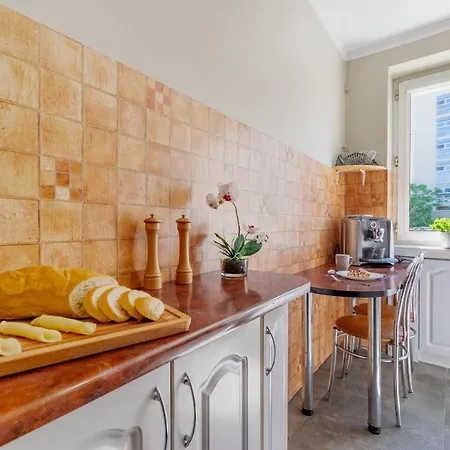 Centrum ✩ Komfortowy Apartament Z Balkonem גדינייה